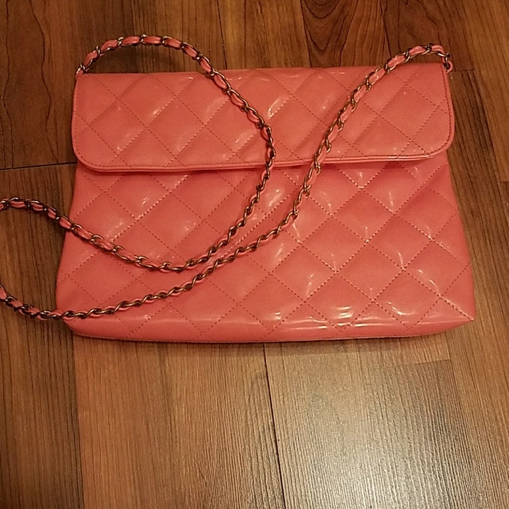 Cross body coral bad